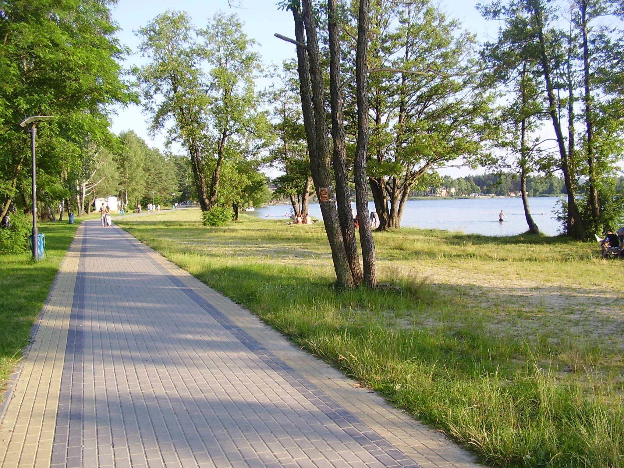 Jezioro Białe - promenada